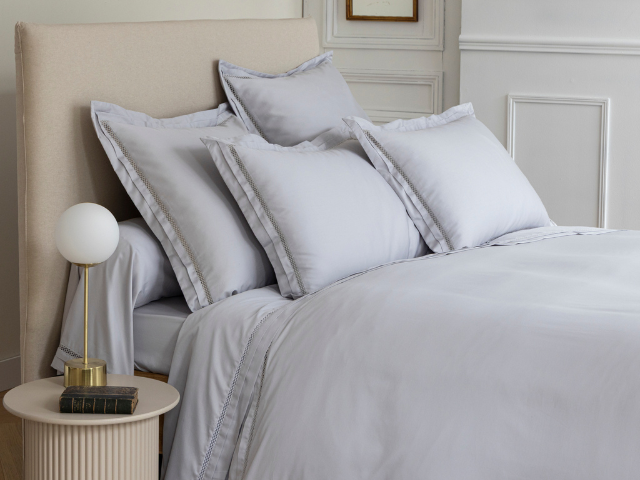 parure de lit grise en satin de coton